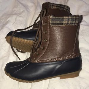 Sporto Duck Boots - never worn, size 8